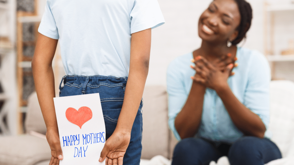 💖 Frases y Mensajes Bonitos para el Día de la Madre: ¡Dedica Amor en 2025!
